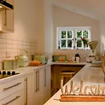 2 Bed In Arundel 89671