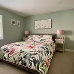 Quaint Cottage In The Heart Of Arundel