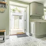 Beautiful 2 Bedroom Cottage With Private Courtyard In Arundel Centre