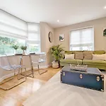 Roseland Apartment 2
