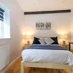 Calvin\'S Cottage
