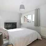 7 Daltons Place