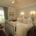 Warre Cottage