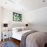 A Luxury Retreat In The Heart Of Arundel