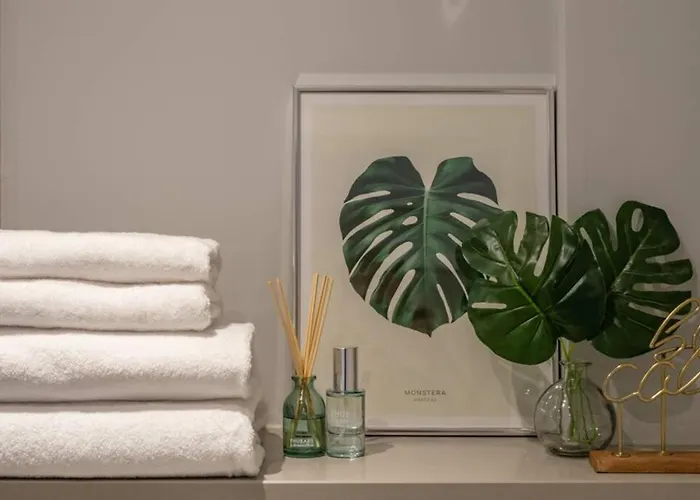 Roseland Apartment 1
