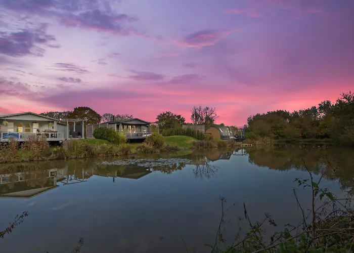 Choller Lake Lodges - Primrose Cabin With Private Hot Tub