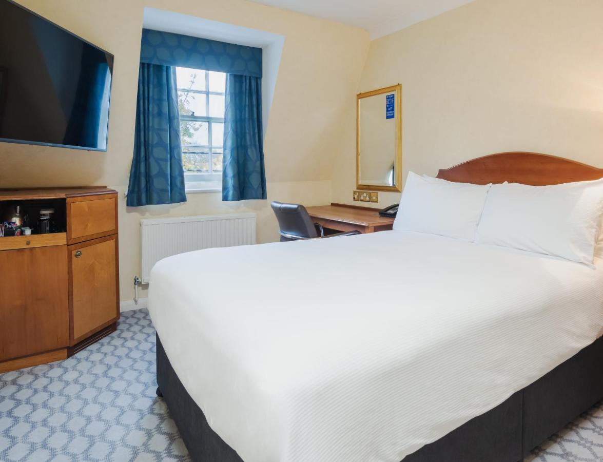 Avisford Park Hotel 4*