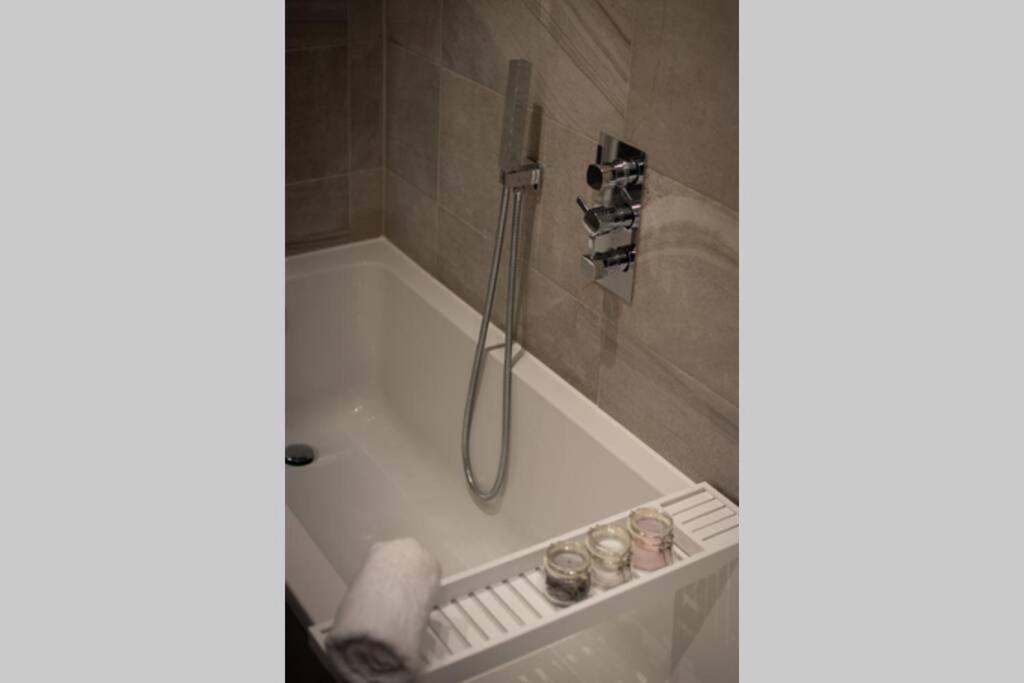 Apartment Roseland 1
