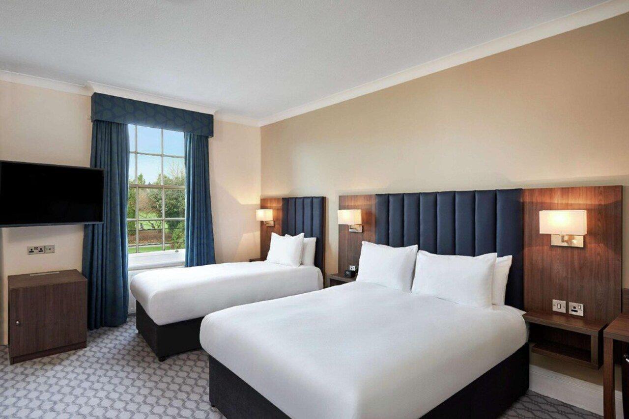 Avisford Park Hotel 4*