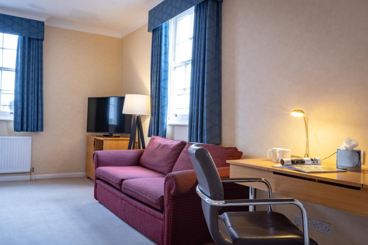Avisford Park Hotel 4*