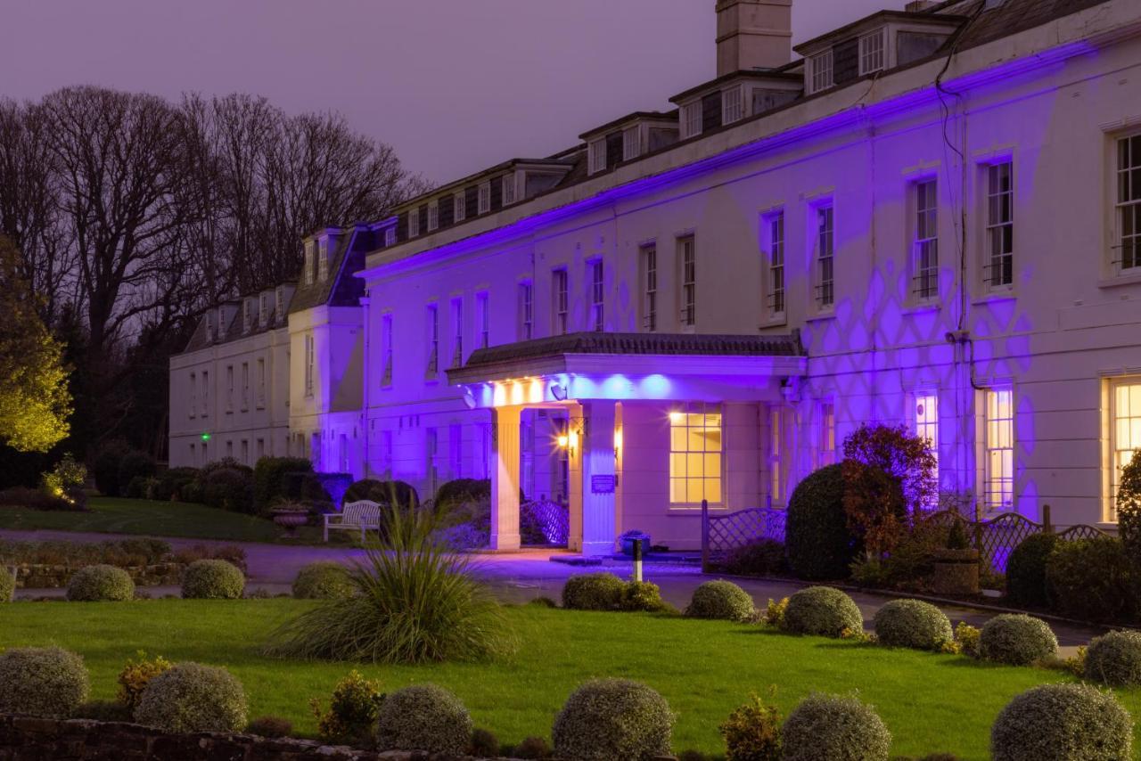 Avisford Park Hotel 4*