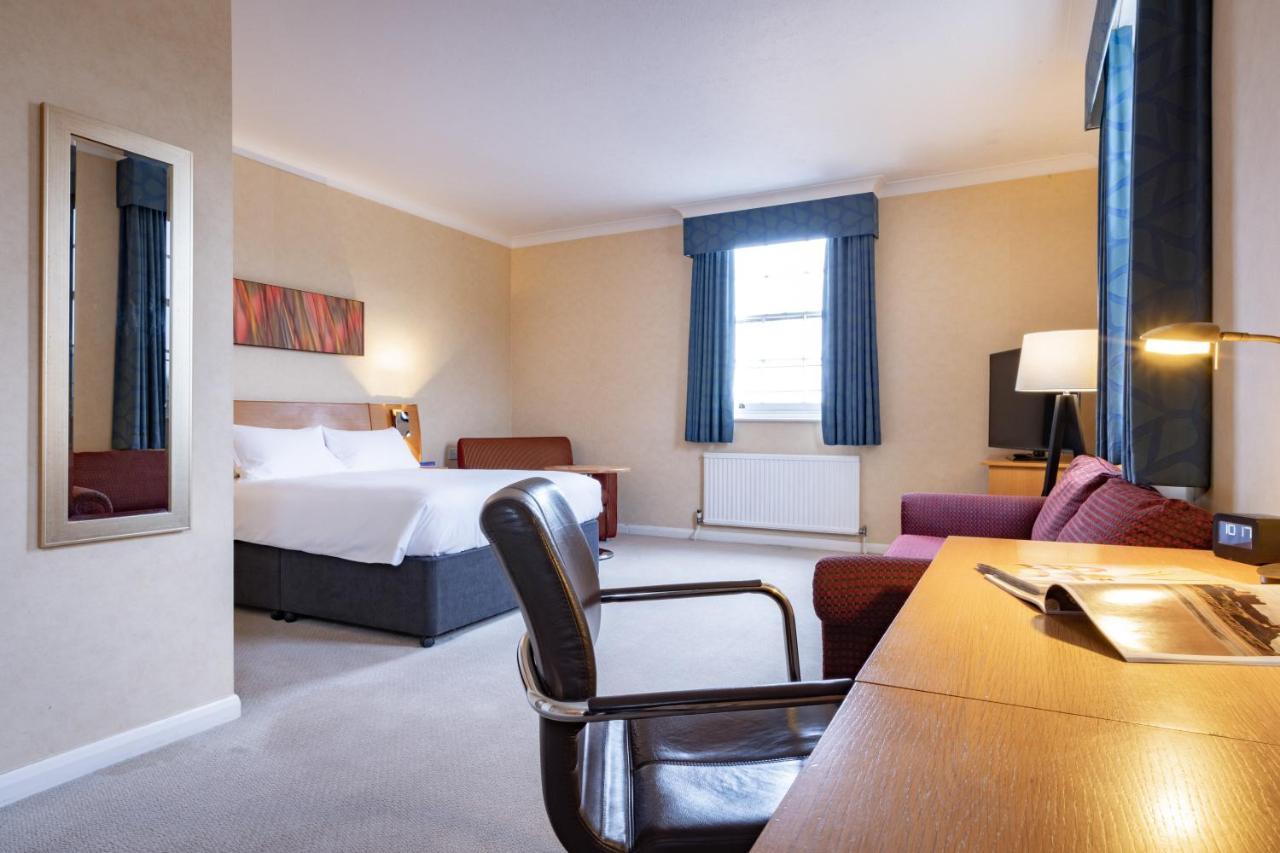Avisford Park Hotel 4*
