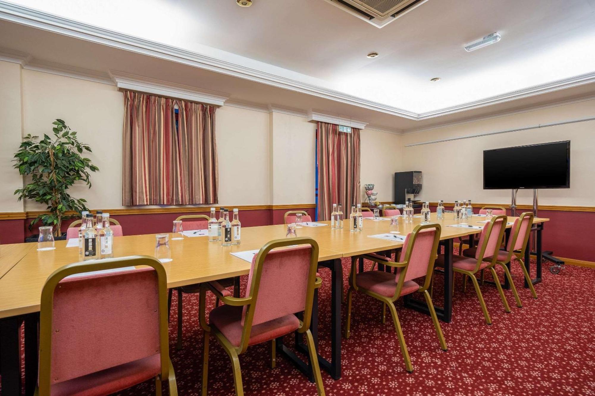 Comfort Inn 3*