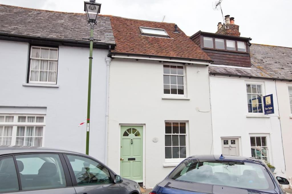 Quaker In Historic Holiday home