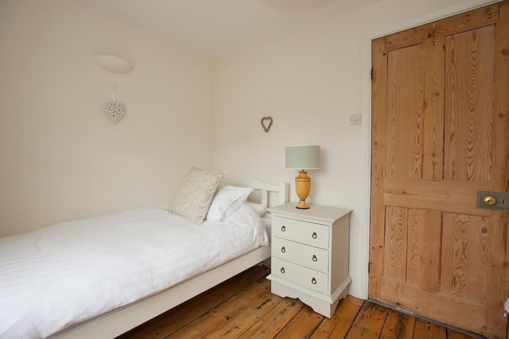 Quaker In Historic Holiday home