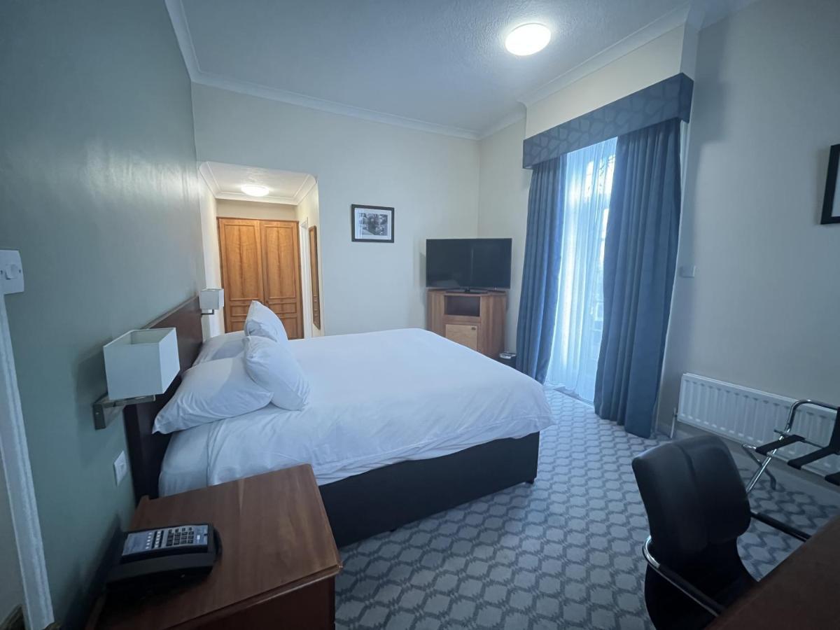 Avisford Park Hotel 4*