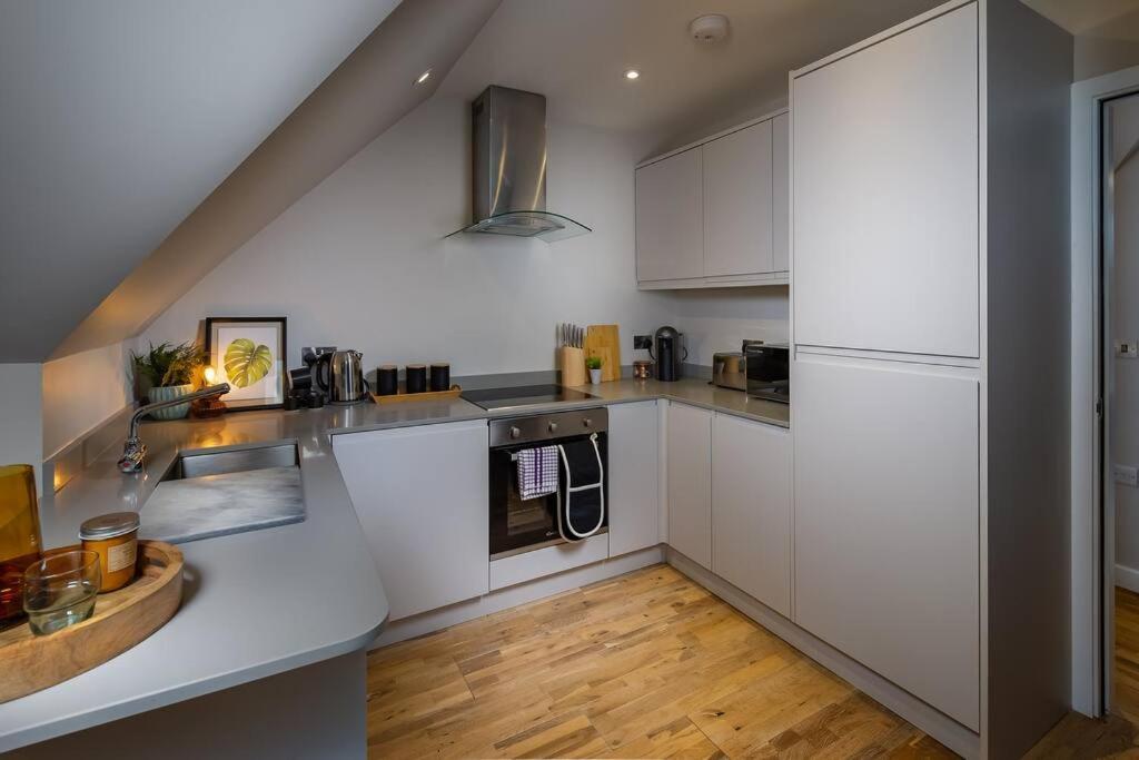 Roseland 5 Apartment