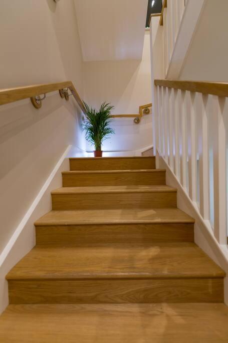 Apartment Roseland 5 Arundel