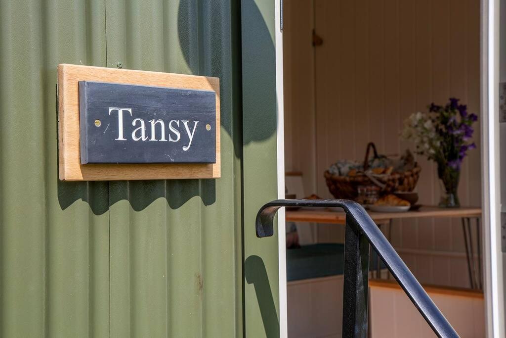 Shepherds Huts Tansy & Ethel In Rural Sussex Apartment *