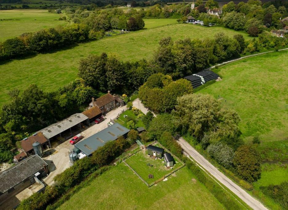 Shepherds Huts Tansy & Ethel In Rural Sussex Apartment Arundel