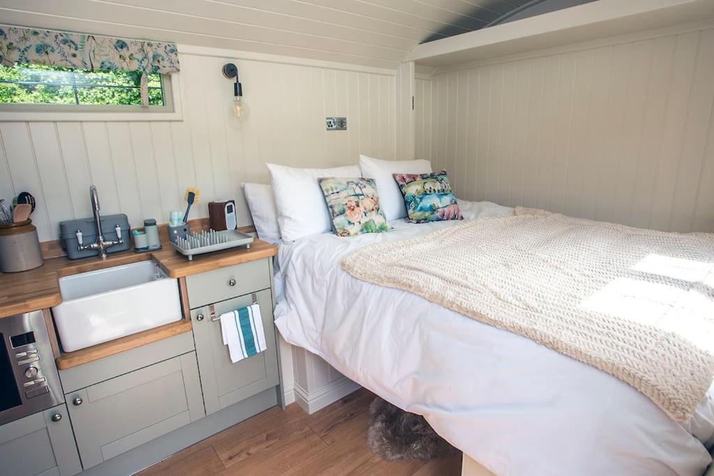 Apartment Shepherds Huts Tansy & Ethel In Rural Sussex *