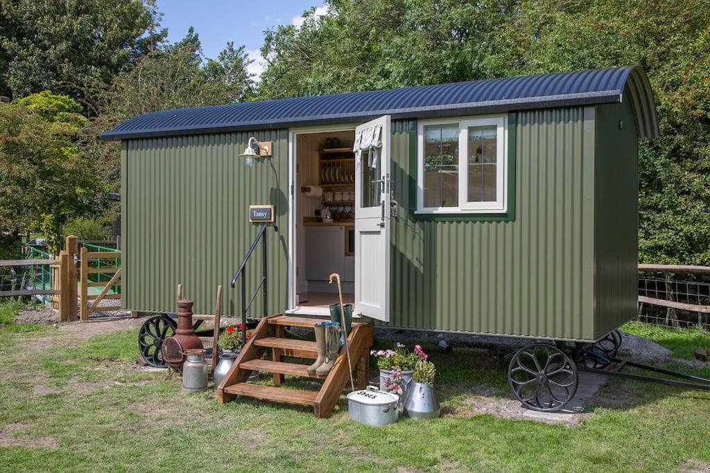 Shepherds Huts Tansy & Ethel In Rural Sussex Apartment *