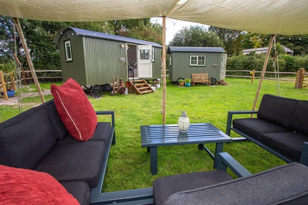 Apartment Shepherds Huts Tansy & Ethel In Rural Sussex *