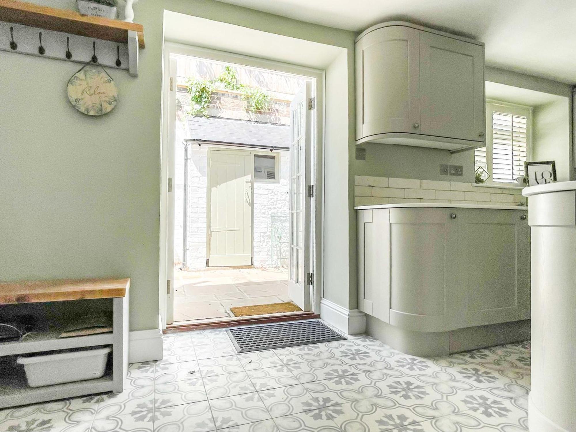 Holiday home Beautiful 2 Bedroom With Private Courtyard In Centre Arundel