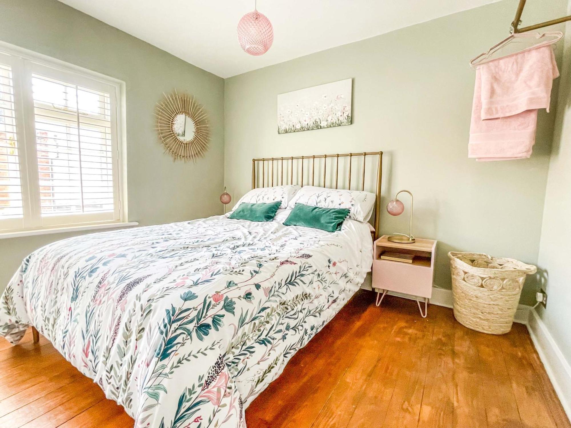 Holiday home Beautiful 2 Bedroom With Private Courtyard In Centre Arundel