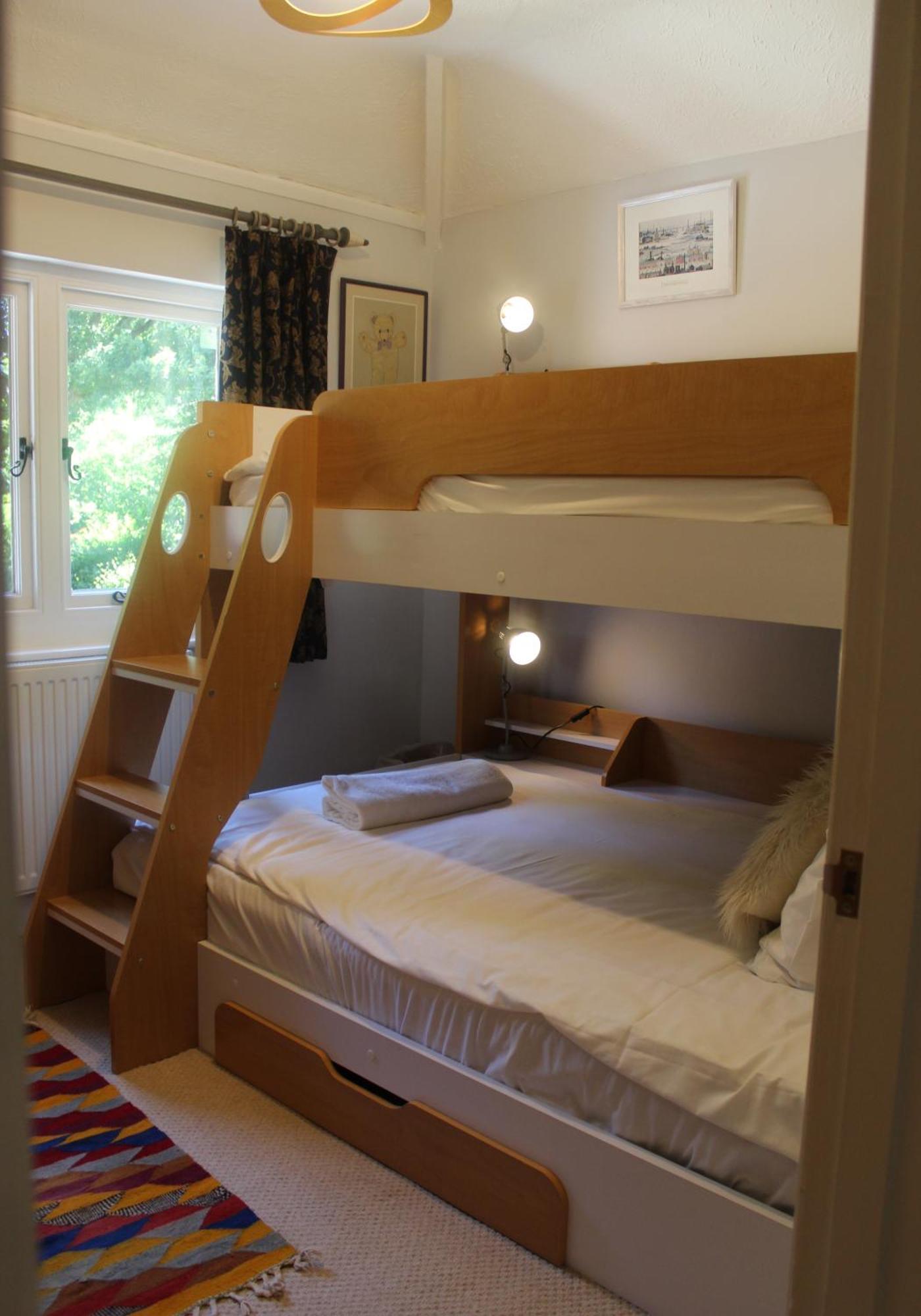 Chichester - Large House Near Goodwood Events With Beautiful Gardens, Dog's Welcome!