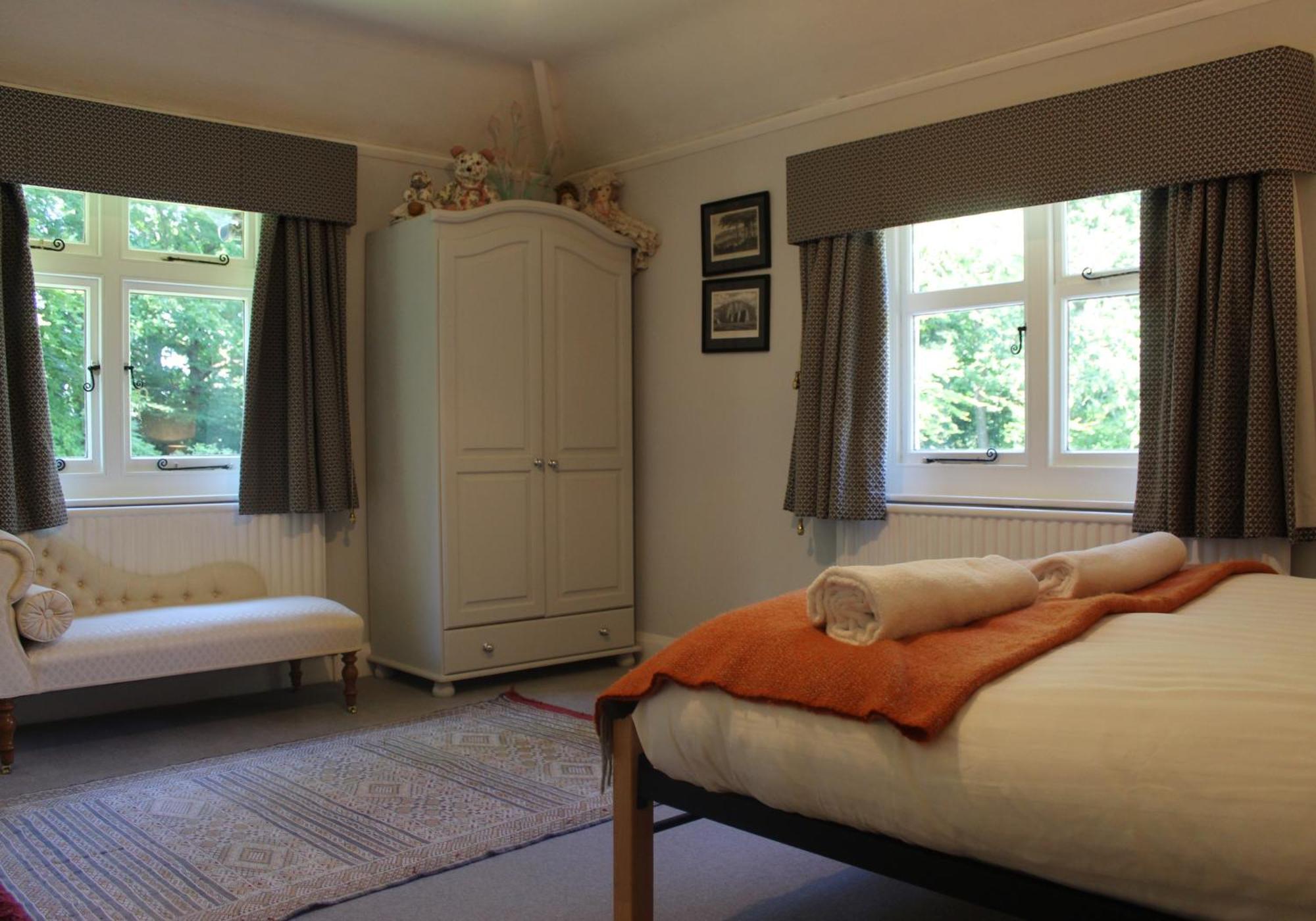 Chichester - Large House Near Goodwood Events With Beautiful Gardens, Dog's Welcome! * Arundel