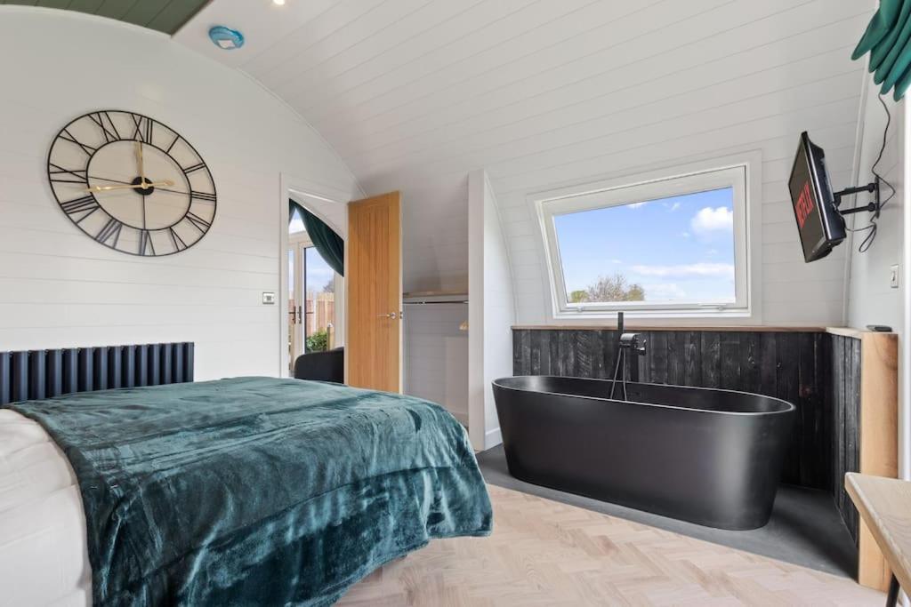 Apartment Choller - The Barn House With Hot Tub