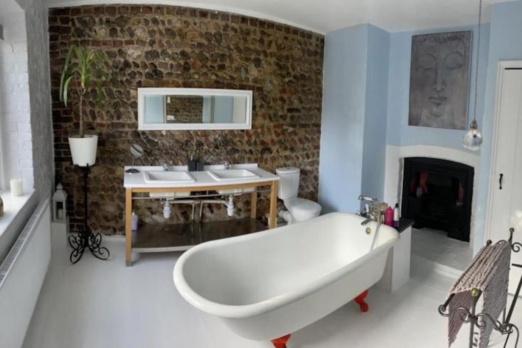 Holiday home Stunning 15th Century Arundel