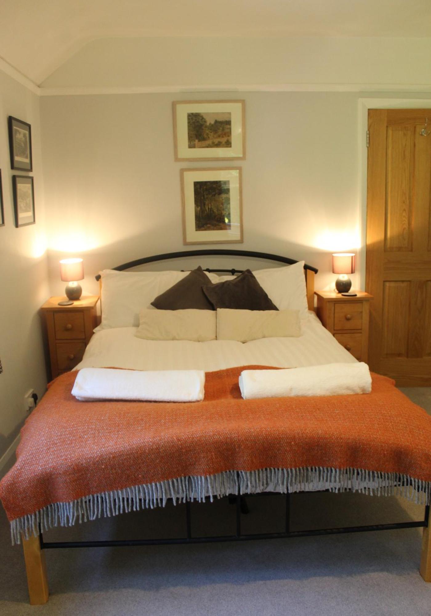 Chichester - Large House Near Goodwood Events With Beautiful Gardens, Dog's Welcome! *