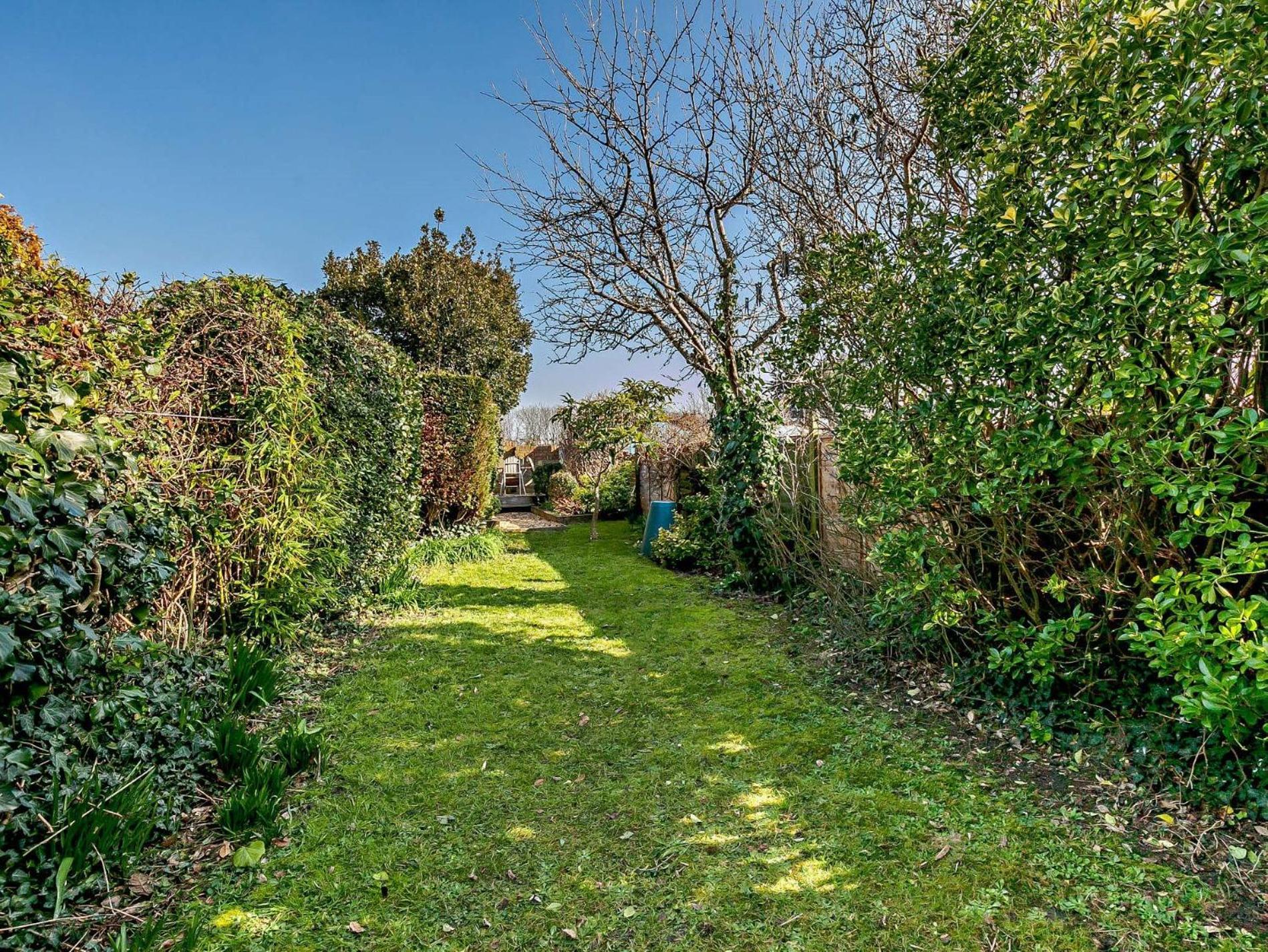 3 Bed In 90894 *