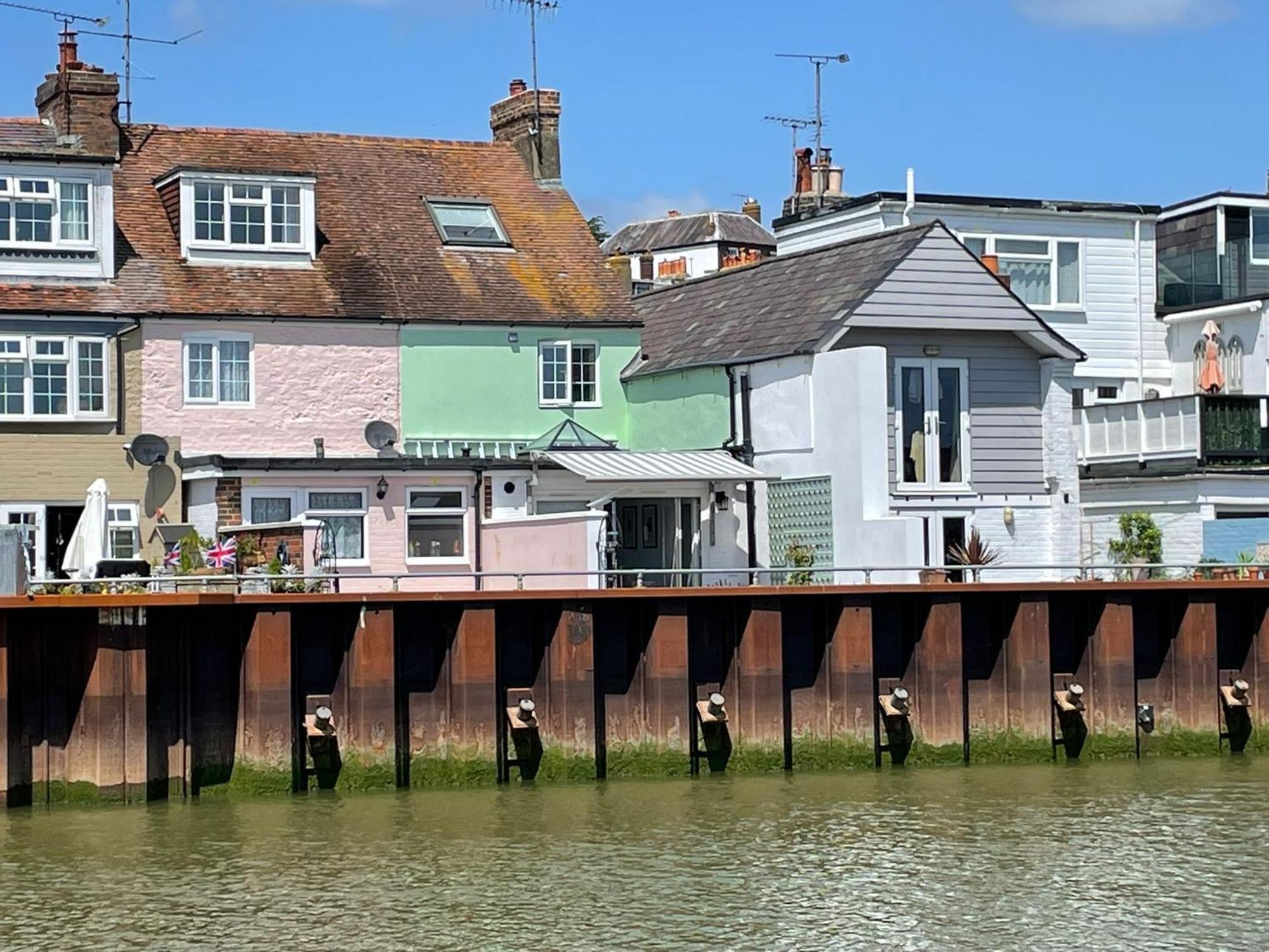Dove Is A Central, Riverside, Charming Victorian