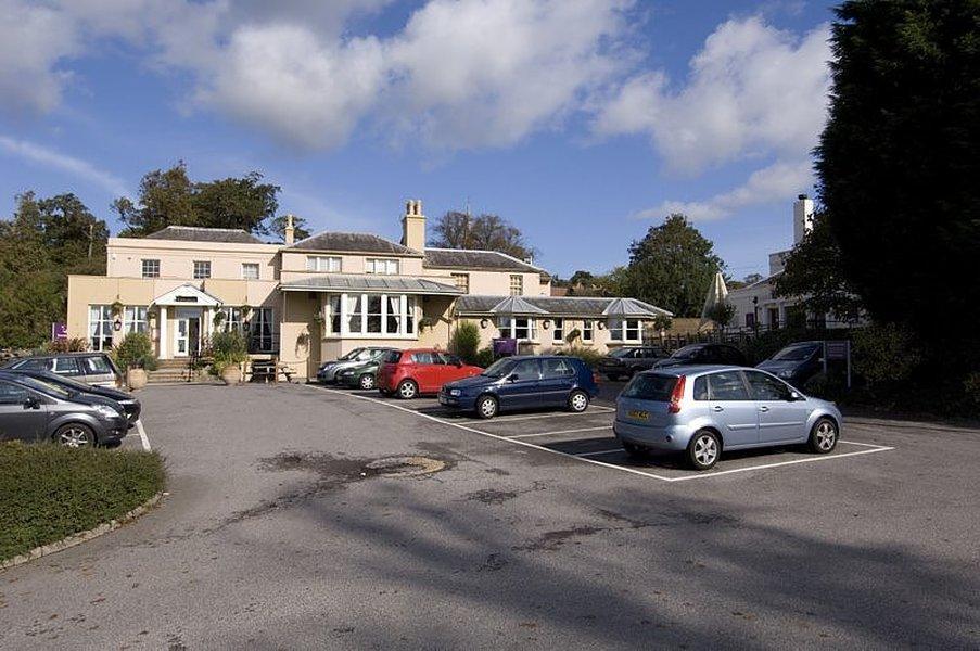Premier 3* Arundel