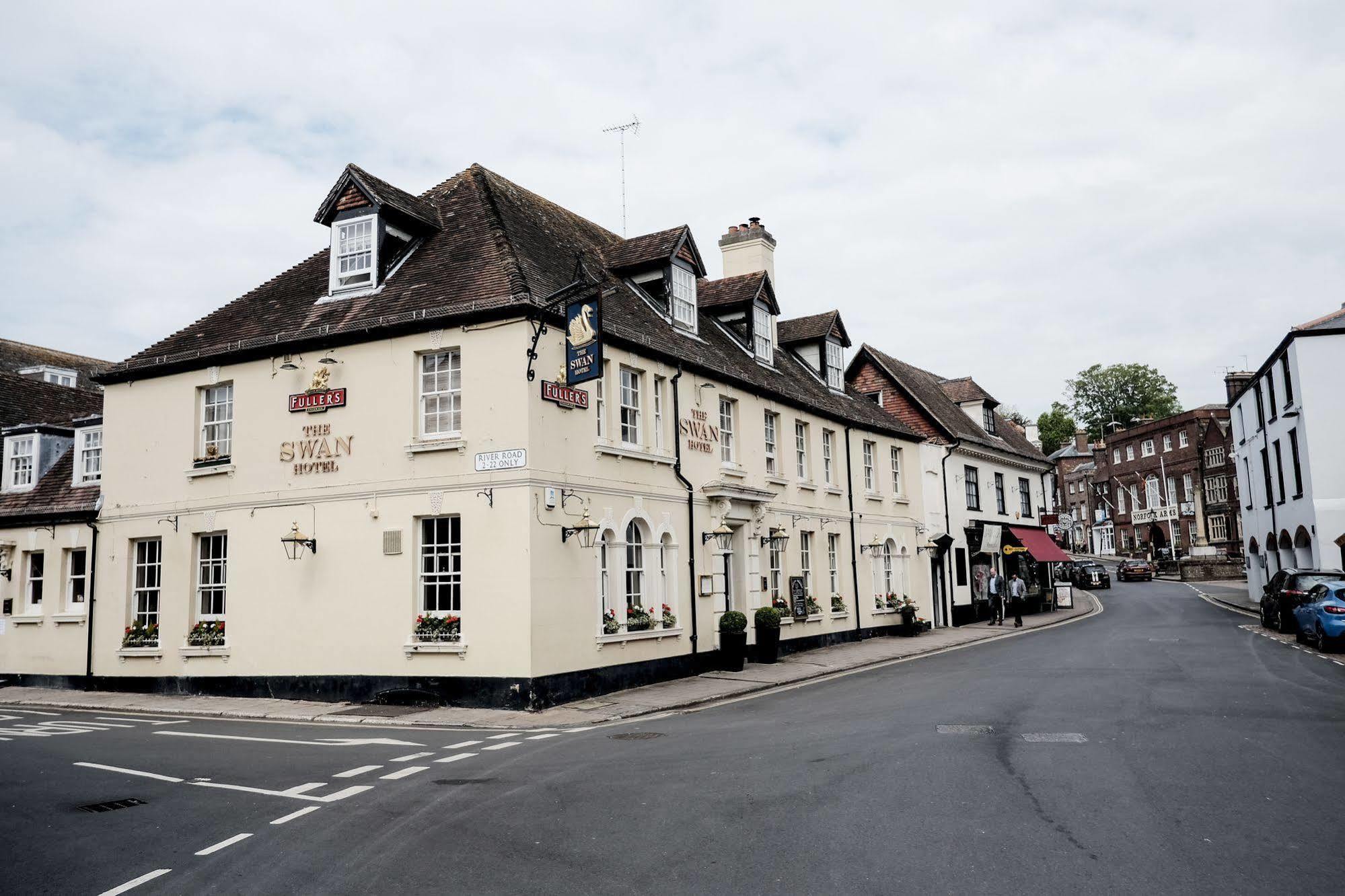Swan Arundel