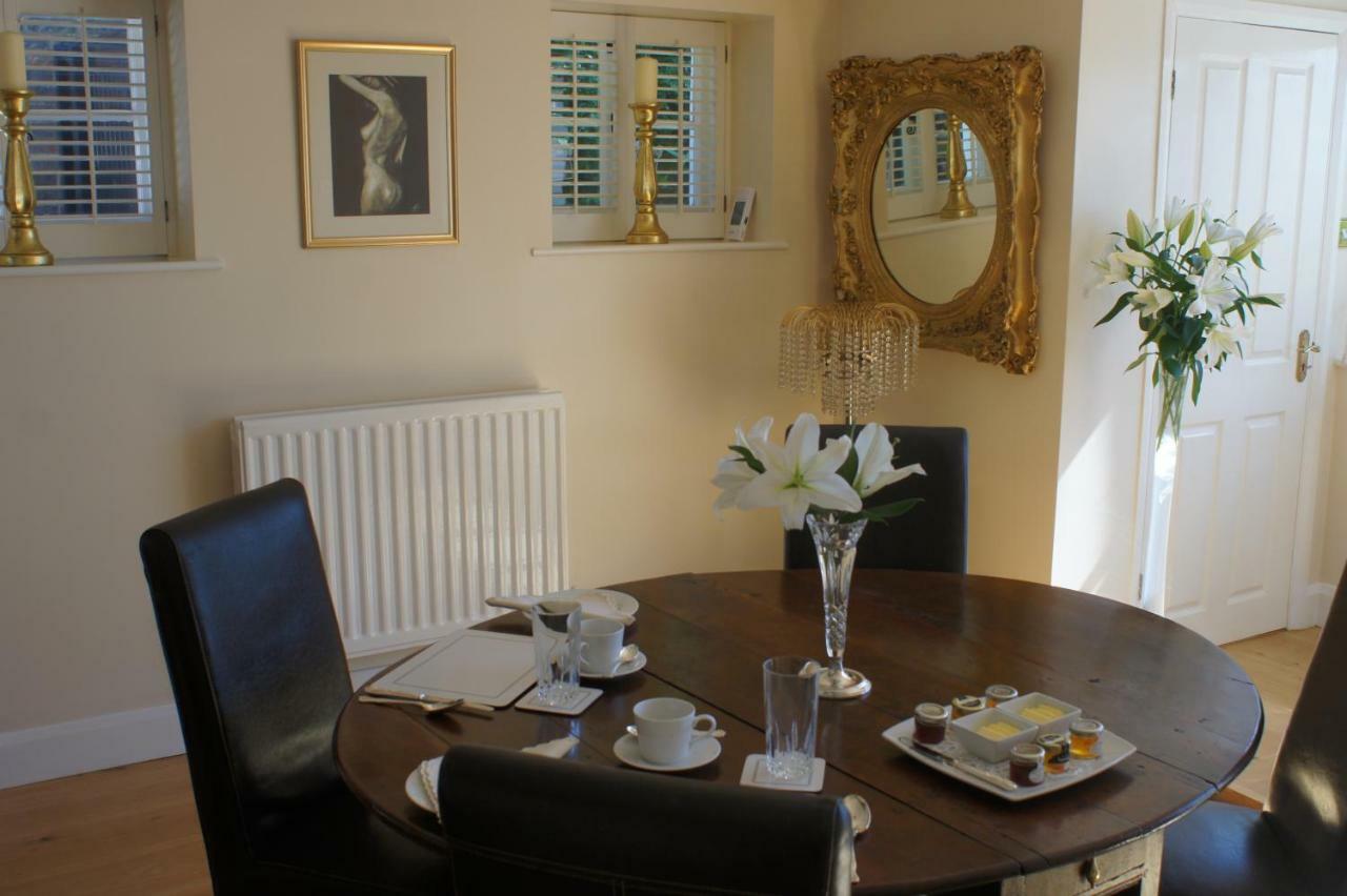 Rats' Castle Occasions Bed & Breakfast *
