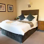 Norfolk Arms Hotel