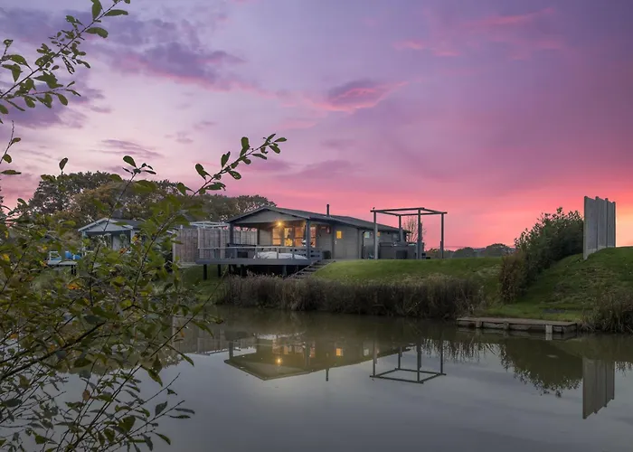 Choller Lake Lodges - Sunbeam Cabin With Private Hot Tub