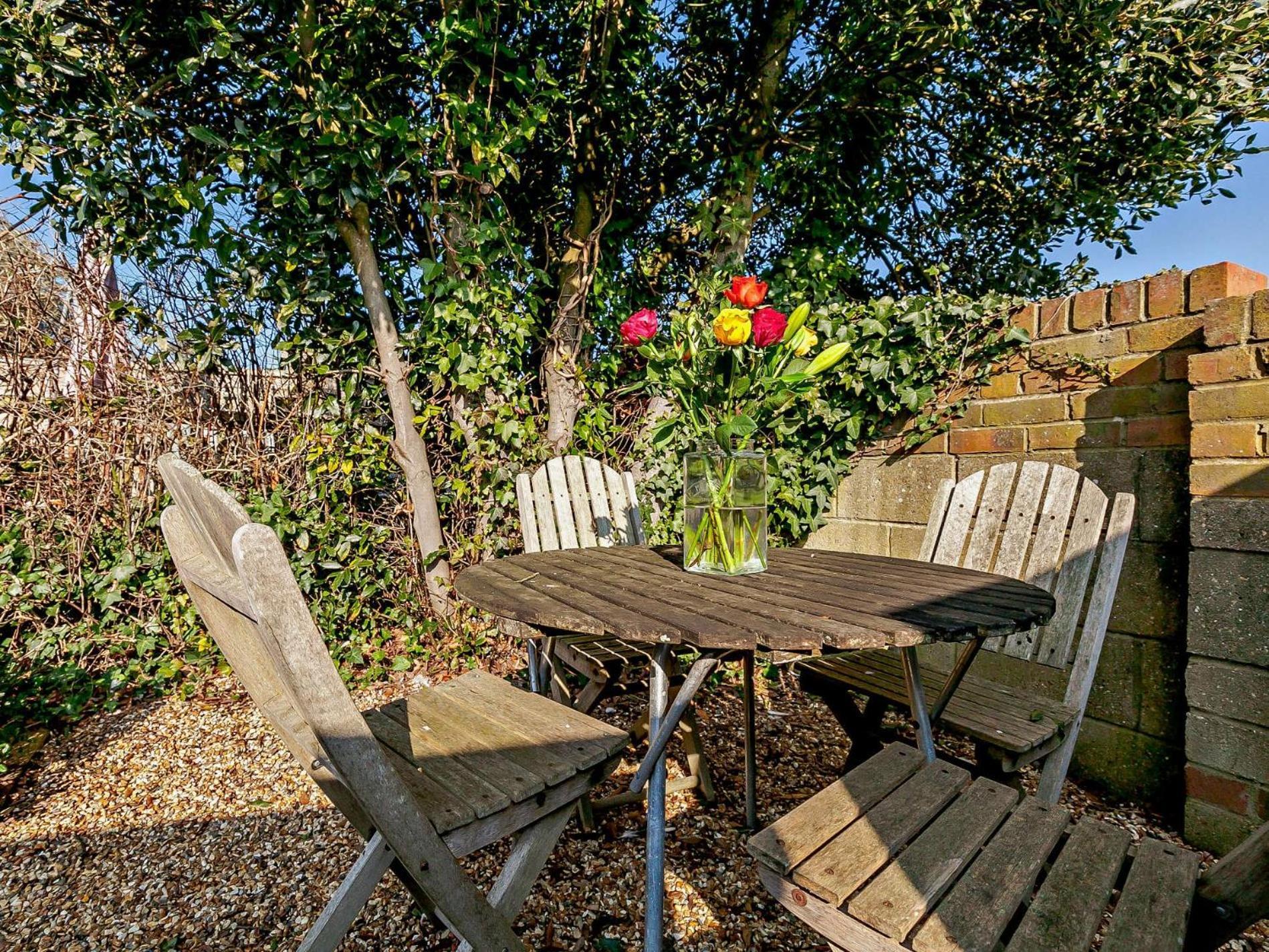3 Bed In 90894 *