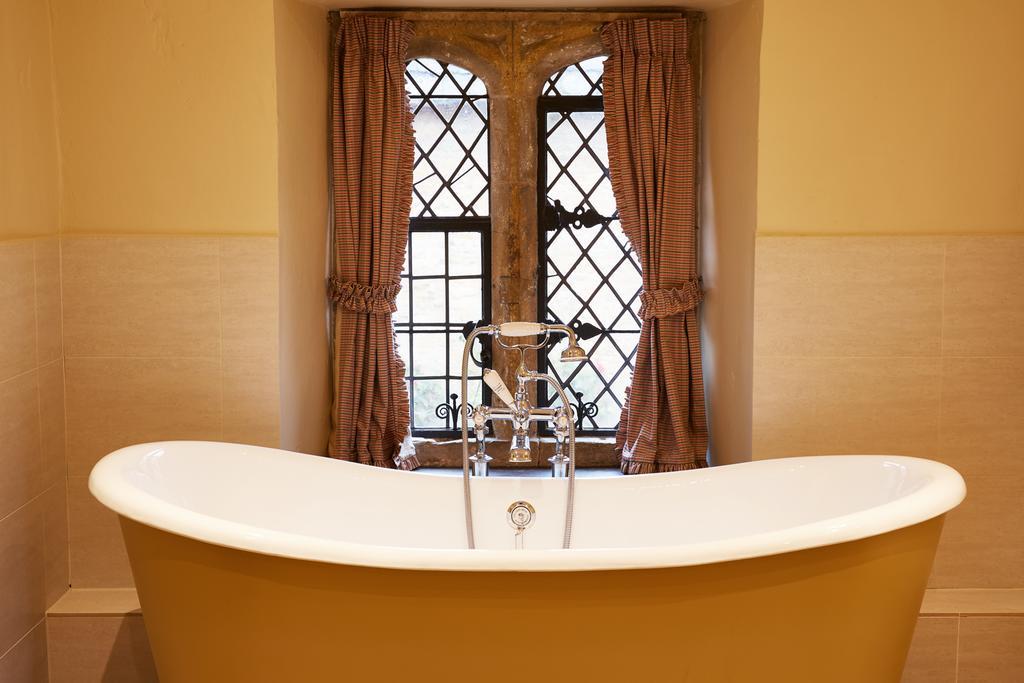 Bailiffscourt & Hotel 3*