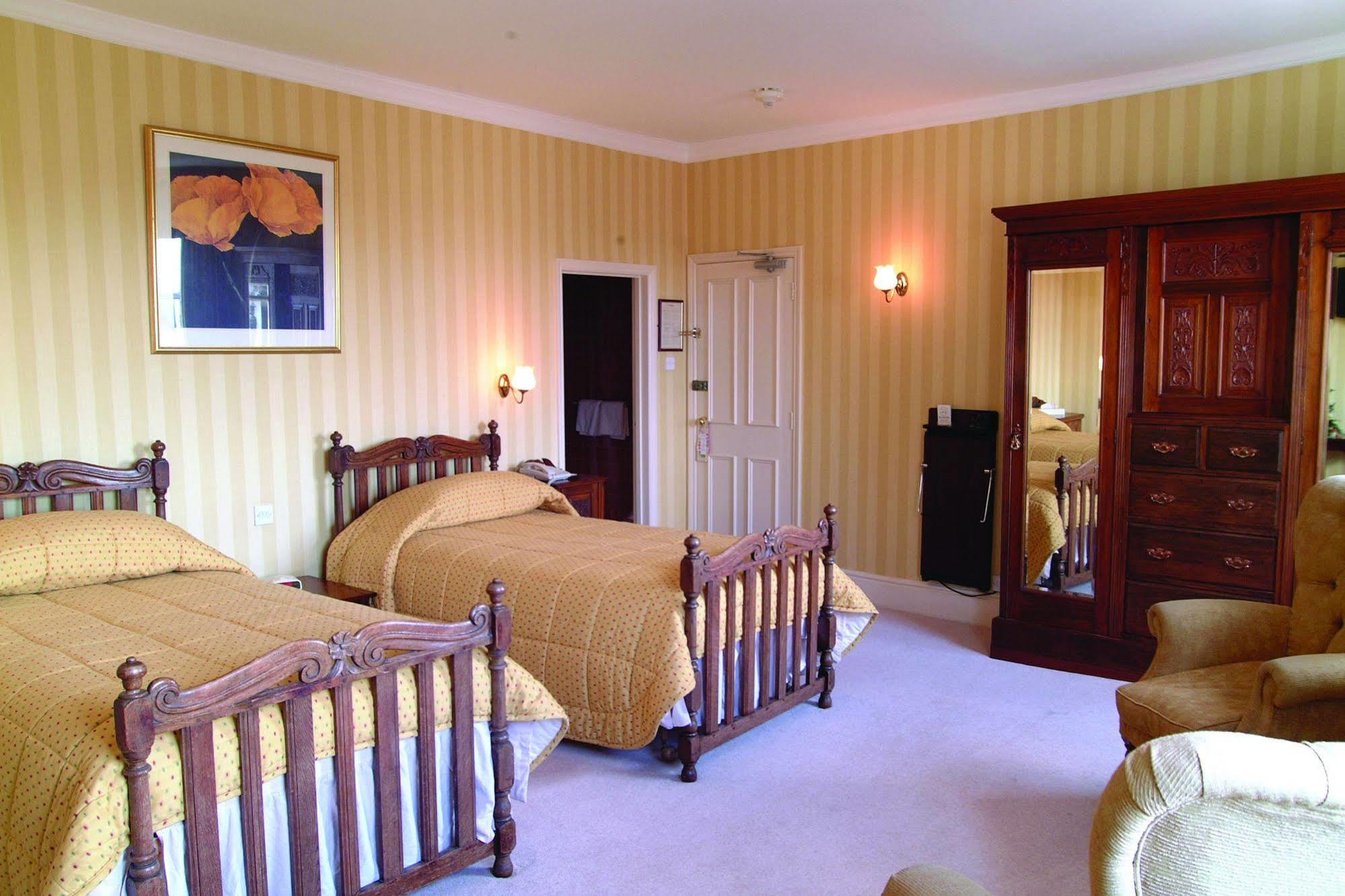 Norfolk Arms Hotel 4*